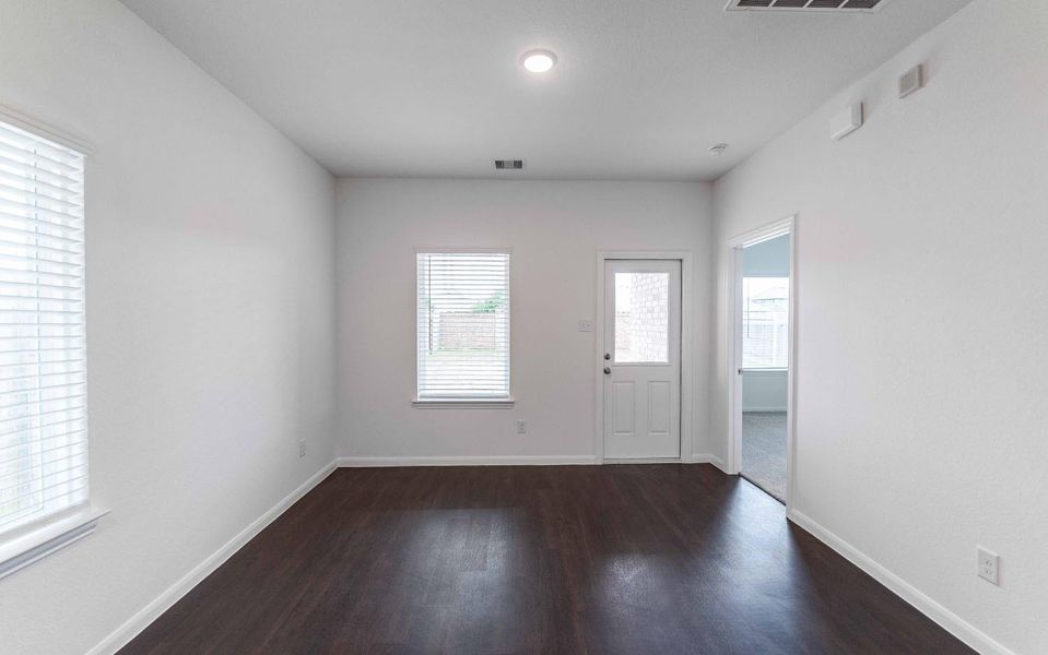 Spacious, unfurnished interior of a new home in Lago Mar, Texas City (Image 8). Spacious, unfurnished interior of a new home in Lago Mar, Texas City (Image 8).