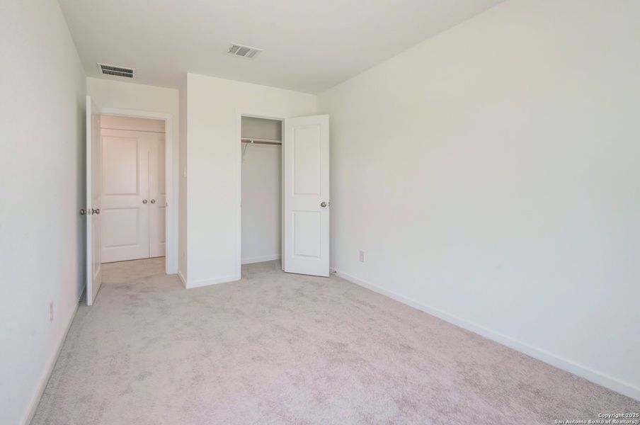 Spacious, unfurnished interior of a new home in , San Antonio (Image 31).