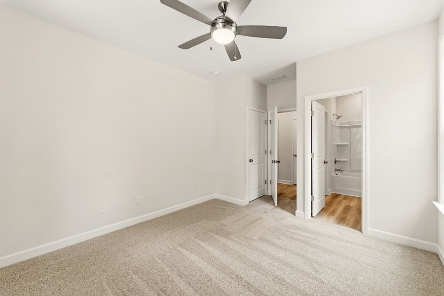 Spacious, unfurnished interior of a new home in Windsor Forest, Anderson (Image 21).
