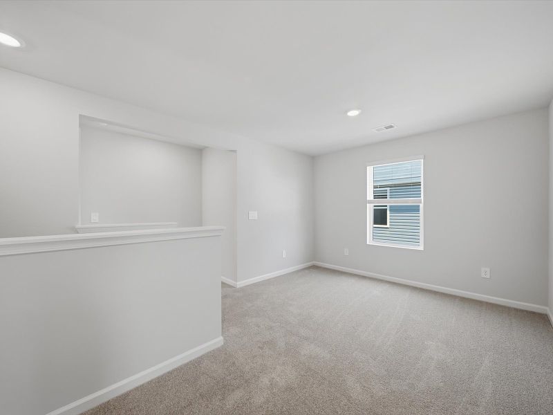 Spacious, unfurnished interior of a new home in Pleasant Brook, Greenville (Image 14).