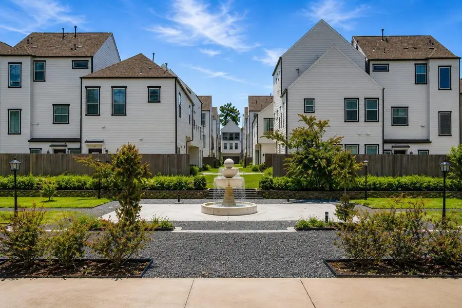Beautifully landscaped community featuring modern traditional architecture Beautifully landscaped community featuring modern traditional architecture