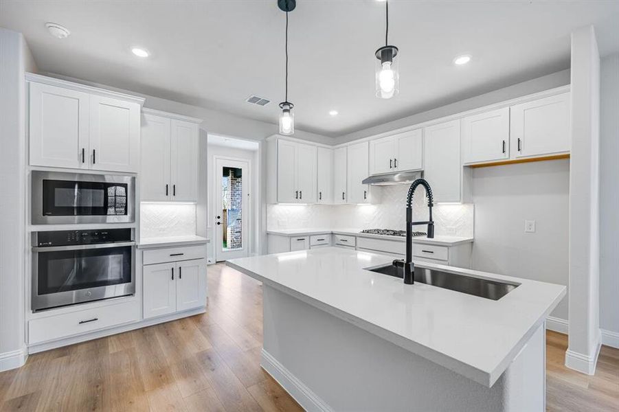 1117 Wheatgrass Mews ~ Ready Now 1117 Wheatgrass Mews ~ Ready Now