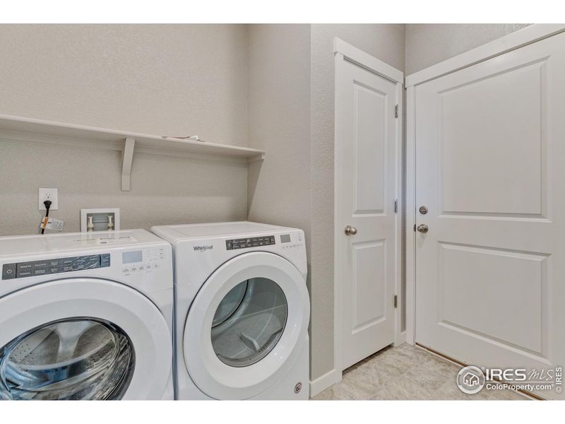 Close-up of interior finishes inside a home in Silver Peaks, Lochbuie (Image 10).