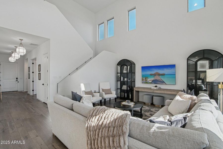 8-web-or-mls-E Waller Ln-S2611-008 (1)