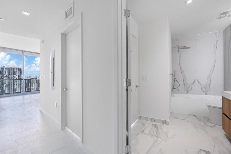 Spacious, unfurnished interior of a new home in , Miami (Image 29).