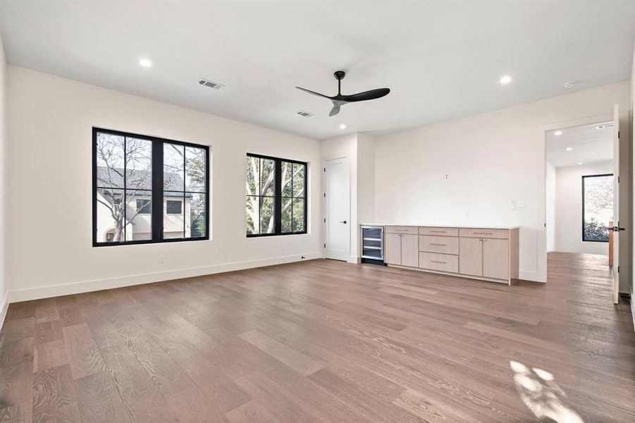 Spacious, unfurnished interior of a new home in , Dallas (Image 22).