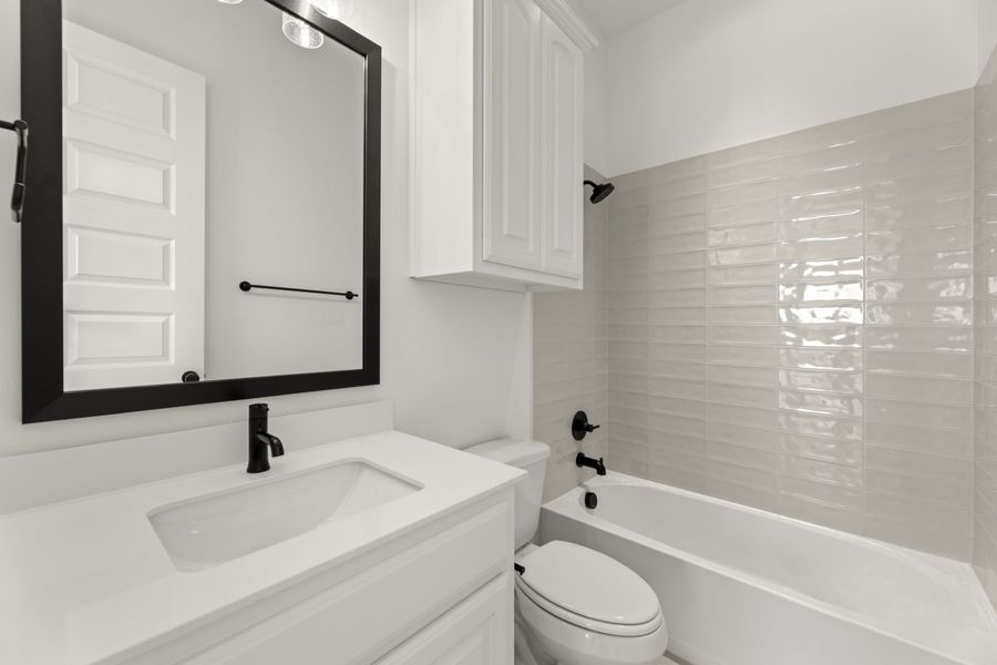 Representative furnished interior of a home built from the Somerset by Windsor Homes in Winding Creek, Rockwall (Image 8).