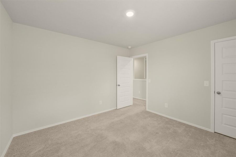Spacious, unfurnished interior of a new home in Binford Creek, Waller (Image 33). Spacious, unfurnished interior of a new home in Binford Creek, Waller (Image 33).