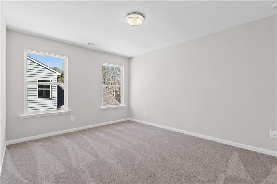 Spacious, unfurnished interior of a new home in Edenglen, Buford (Image 16).