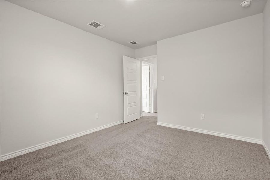 Spacious, unfurnished interior of a new home in Sycamore Landing, Fort Worth (Image 8). Spacious, unfurnished interior of a new home in Sycamore Landing, Fort Worth (Image 8).
