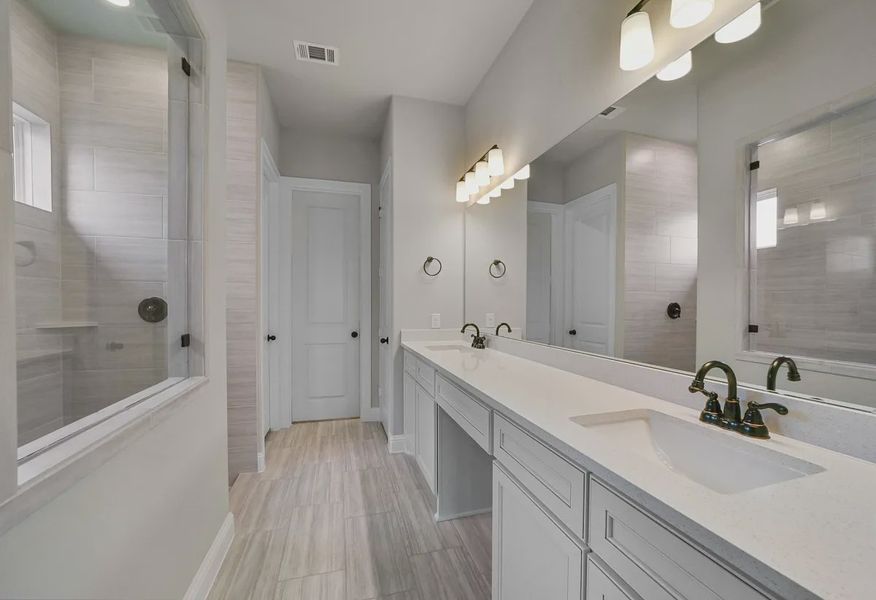 Plan 4125 primary bath - 10 of 15