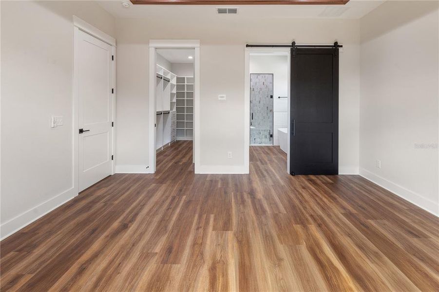 Spacious, unfurnished interior of a new home in , Frostproof (Image 30). Spacious, unfurnished interior of a new home in , Frostproof (Image 30).