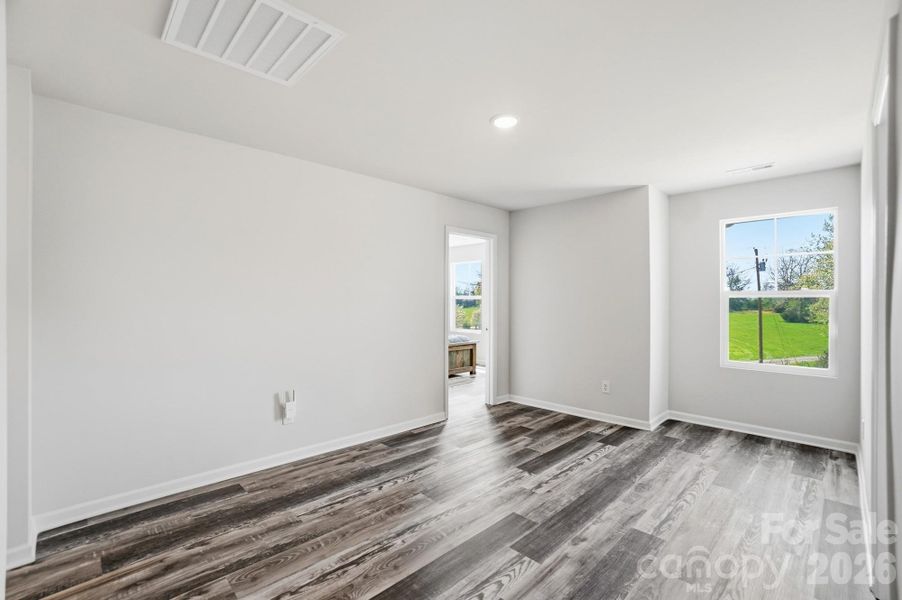 Spacious, unfurnished interior of a new home in , Lincolnton (Image 38).