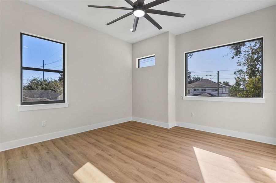 Spacious, unfurnished interior of a new home in , Tampa (Image 44).