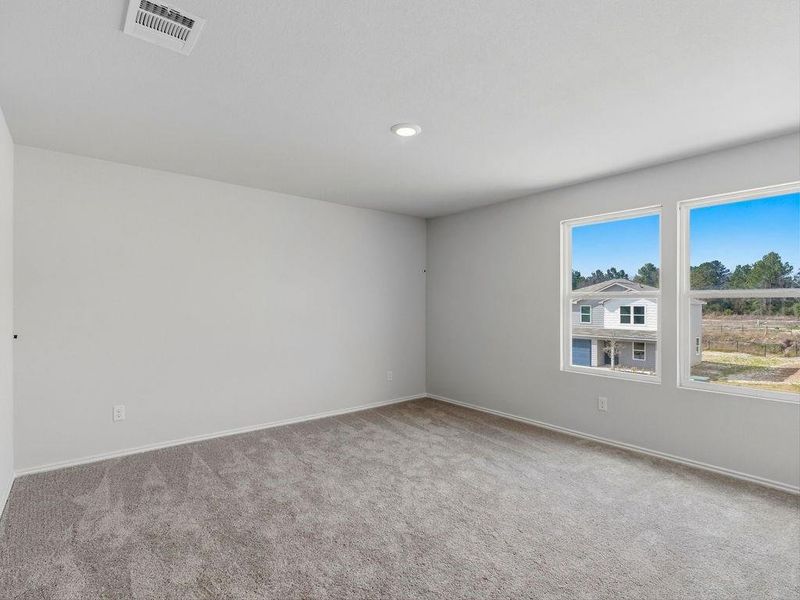 Spacious, unfurnished interior of a new home in Shirey Forest - Branches, Lufkin (Image 20).