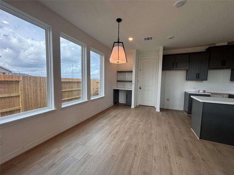 Spacious, unfurnished interior of a new home in Ashland, Angleton (Image 14).