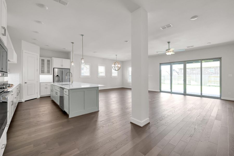 Spacious, unfurnished interior of a new home in The Meadows at Imperial Oaks, Conroe (Image 28). Spacious, unfurnished interior of a new home in The Meadows at Imperial Oaks, Conroe (Image 28).