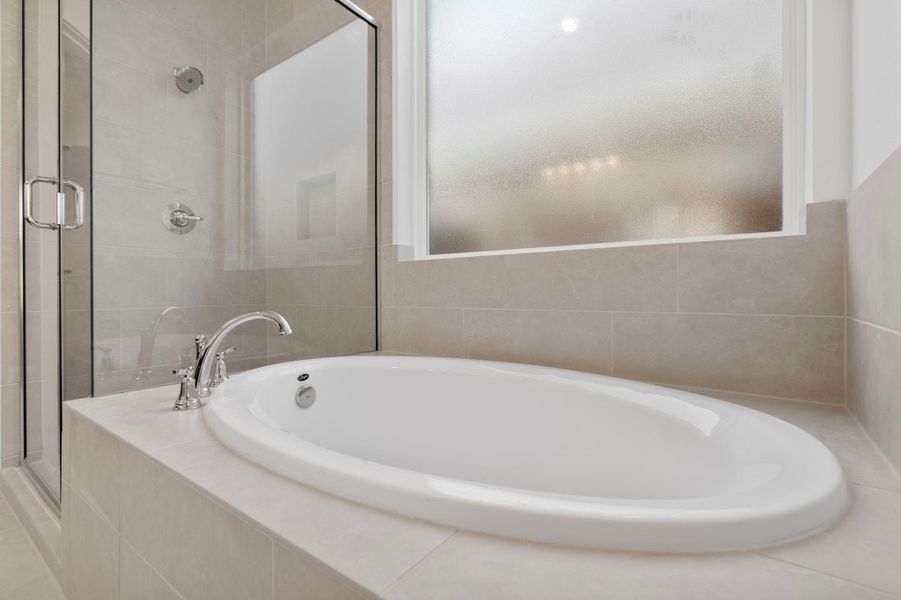 Close-up of interior finishes inside a home in Sienna 45', 50', Missouri City (Image 13).