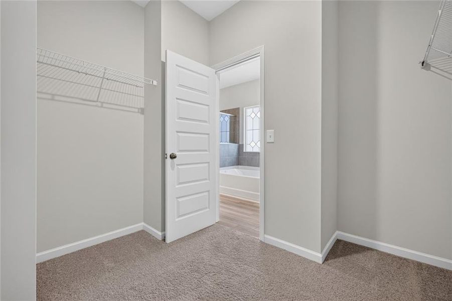 Spacious, unfurnished interior of a new home in North Haven, Rome (Image 41).