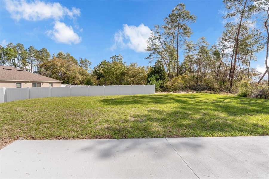 Exterior details and patio area of a home in , Ocala (Image 4).