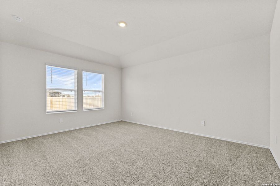 Spacious, unfurnished interior of a new home in Navarro Fields, Seguin (Image 12).