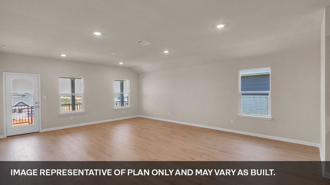 Spacious, unfurnished interior of a new home in Thunder Rock, Marble Falls (Image 16).