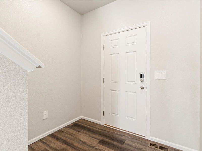 Spacious, unfurnished interior of a new home in Westgate, Greeley (Image 16).