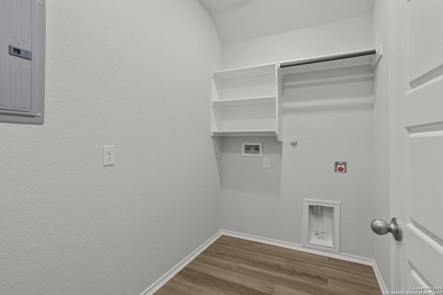 Image 28 of a home in Rhine Valley.