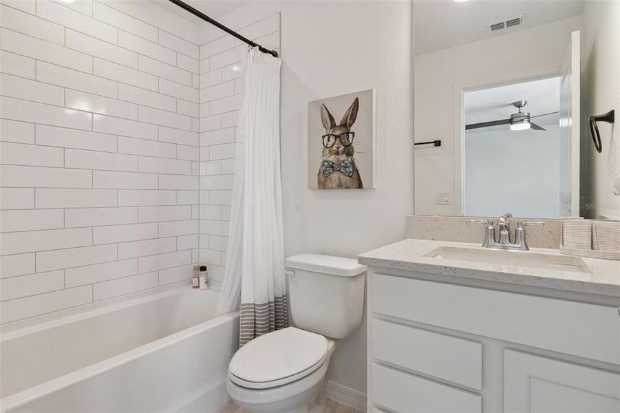 Furnished interior view inside a new home in , Lake Alfred (Image 30).