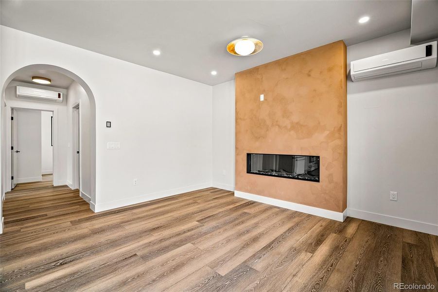 Spacious, unfurnished interior of a new home in , Buena Vista (Image 37).