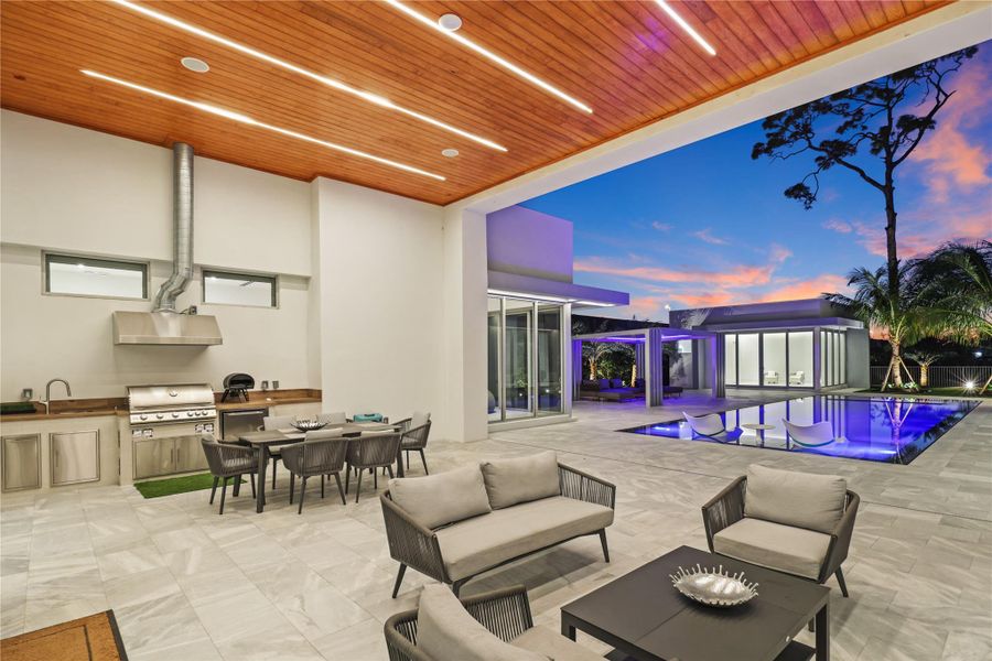 Exterior details and patio area of a home in , Parkland (Image 2).