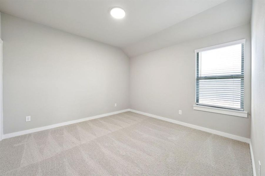 Spacious, unfurnished interior of a new home in Southridge, McKinney (Image 26).