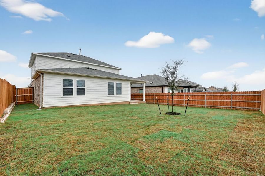 Exterior details and patio area of a home in Lisso, Pflugerville (Image 3).