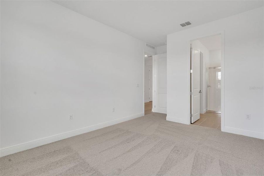 Spacious, unfurnished interior of a new home in Reserve at Hammock Oaks, Lady Lake (Image 40). Spacious, unfurnished interior of a new home in Reserve at Hammock Oaks, Lady Lake (Image 40).