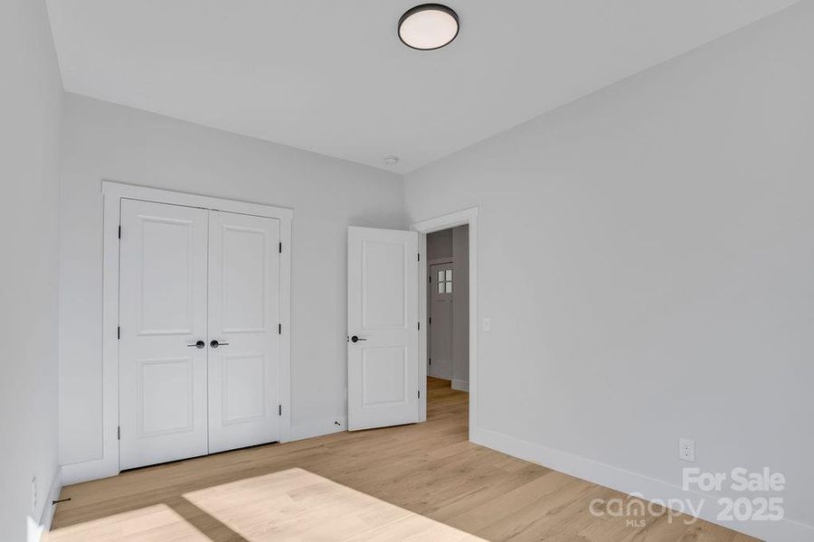 Spacious, unfurnished interior of a new home in , Lincolnton (Image 14).