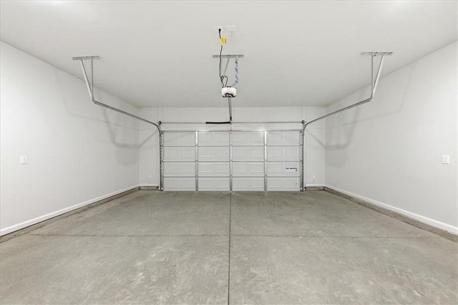 Spacious, unfurnished interior of a new home in Tuscany Hills, Douglasville (Image 22). Spacious, unfurnished interior of a new home in Tuscany Hills, Douglasville (Image 22).