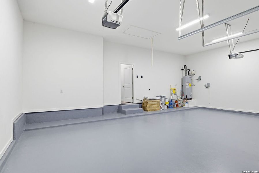 Spacious, unfurnished interior of a new home in , Selma (Image 41).