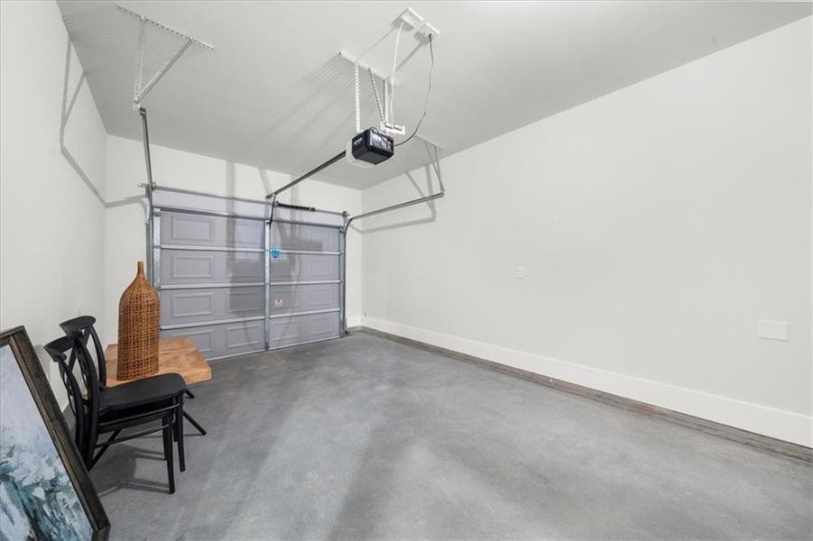 Spacious, unfurnished interior of a new home in , Dawsonville (Image 34).