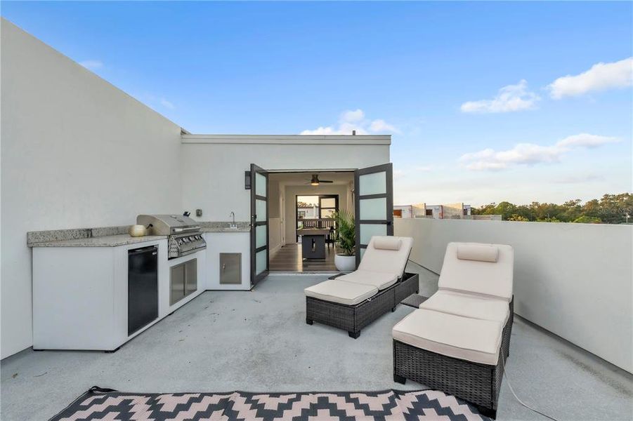 Exterior details and patio area of a home in , Pinellas Park (Image 30).
