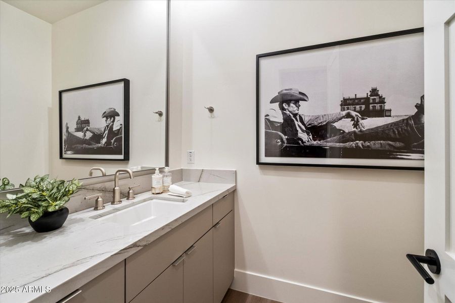 Powder Bath off of Entry