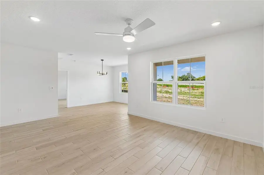 Spacious, unfurnished interior of a new home in Aspire at Canter Creek, Davenport (Image 28).