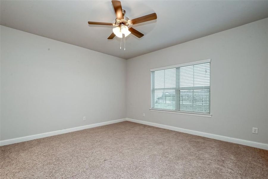 Representative unfurnished interior of a home built from the Plan 2500 by Adams Homes in The Bluffs at Lafayette, Freeport (Image 29).