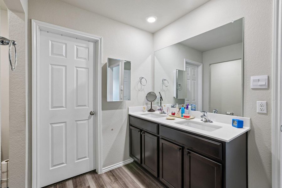 Furnished interior view inside a new home in , Copperas Cove (Image 35).