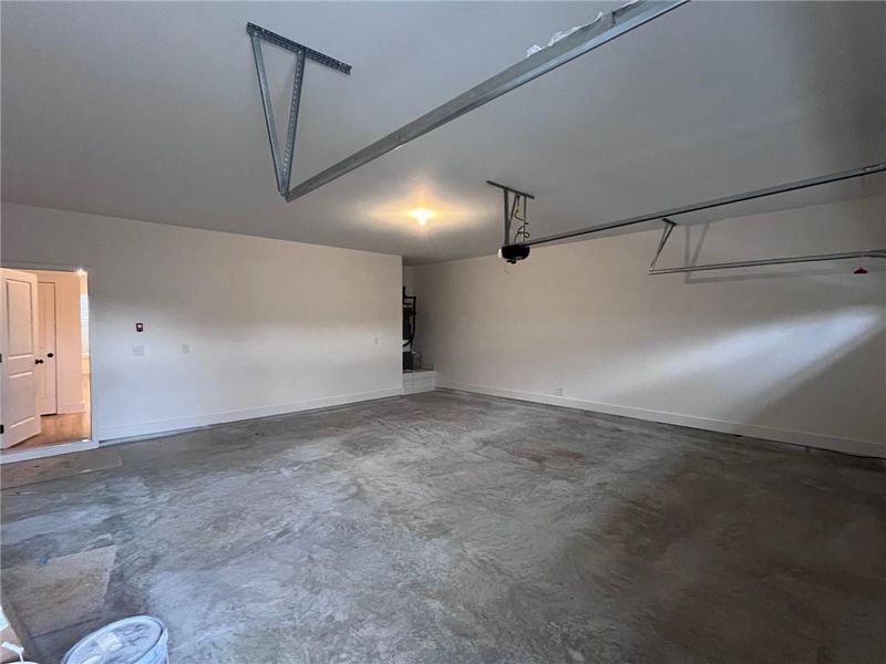 Spacious, unfurnished interior of a new home in Governors Parc, Kennesaw (Image 18).