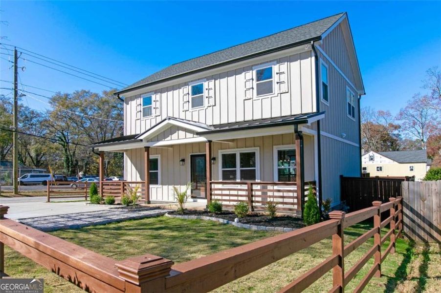 Exterior details and patio area of a home in , Atlanta (Image 26).