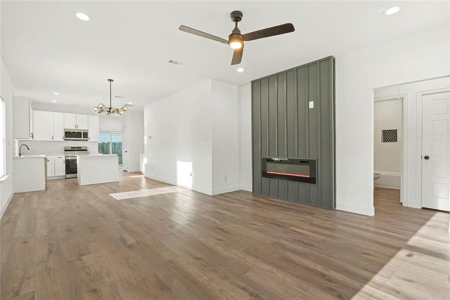 Spacious, unfurnished interior of a new home in , Dallas (Image 10).