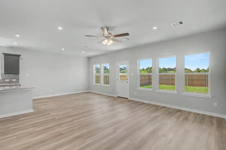 Spacious, unfurnished interior of a new home in Hillside Village, Temple (Image 9).