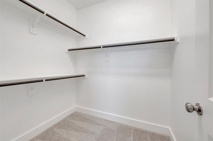 Spacious, unfurnished interior of a new home in Chaparral Park, Oak Point (Image 39).