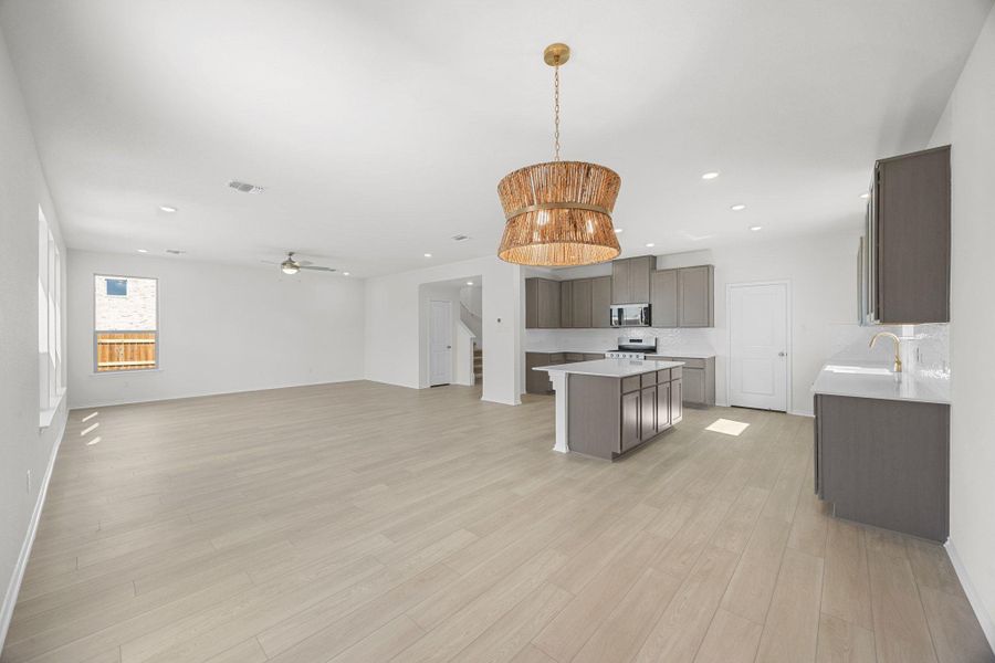 Spacious, unfurnished interior of a new home in Salerno - Heritage Collection, Round Rock (Image 15).