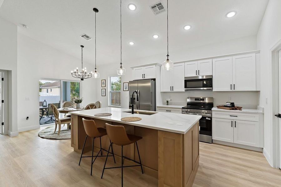 8635-98th-Ct-HigMedia-020-1280 8635-98th-Ct-HigMedia-020-1280